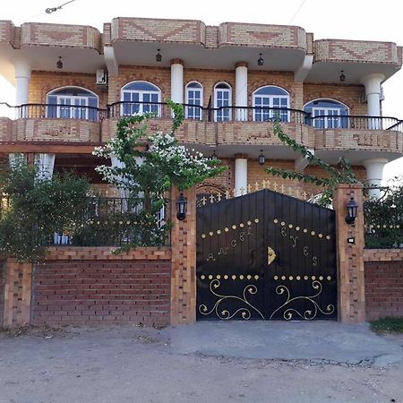 Апартаменты Angel Eyes House Луксор Экстерьер фото