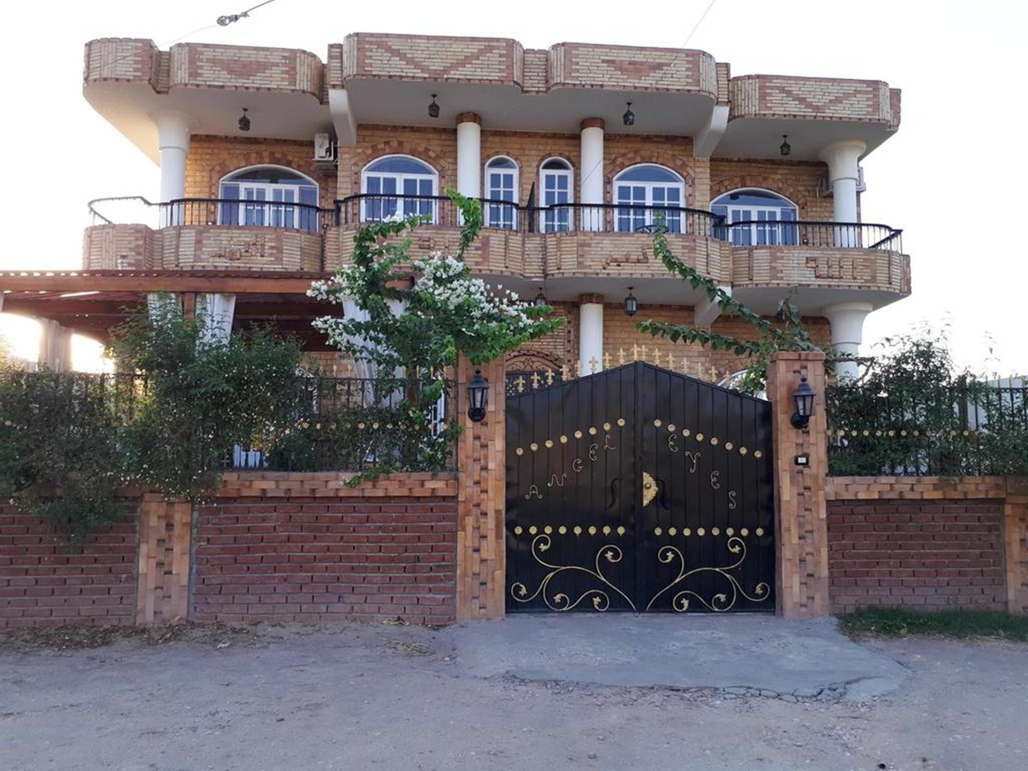 Апартаменты Angel Eyes House Луксор Экстерьер фото